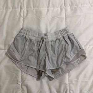 Lululemon hotty hot shorts white